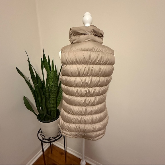 Athleta | Downabout Funnel Neck Puffer Vest - Picture 4 of 12